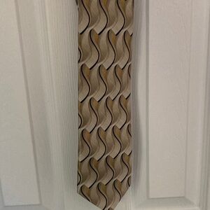 Stylish Men's Tie in Tan and Brown